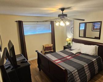 Walkable to Sanford Stadium or downtown - Athens - Soveværelse