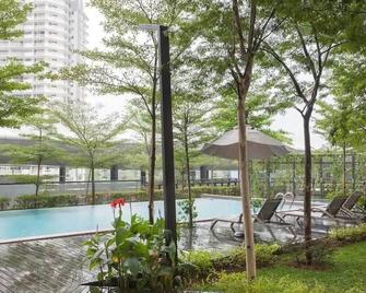 Stylish & Cozy Ttdi Ascencia Studio Free Parking - Kuala Lumpur - Piscina