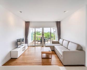 Hotel Coco Phuket Beach (Sha Plus+) - Choeng Thale - Living room