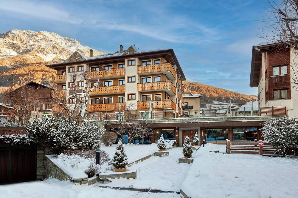 Hotel Rezia - בורמיו - בניין