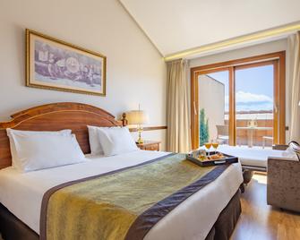 Exe Reina Isabel - אבילה - חדר שינה