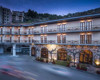 Arahova Inn Αράχωβα - Αράχωβα - Κτίριο