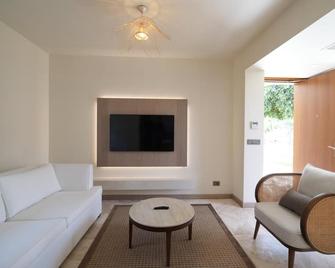 Mavi Suite Turkbuku - Golturkbuku - Living room