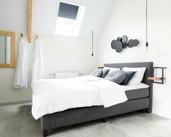 Romantic Wellness Escape - Voorthuizen - Bedroom