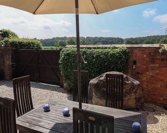 Stable Cottage - Helmsley - Patio