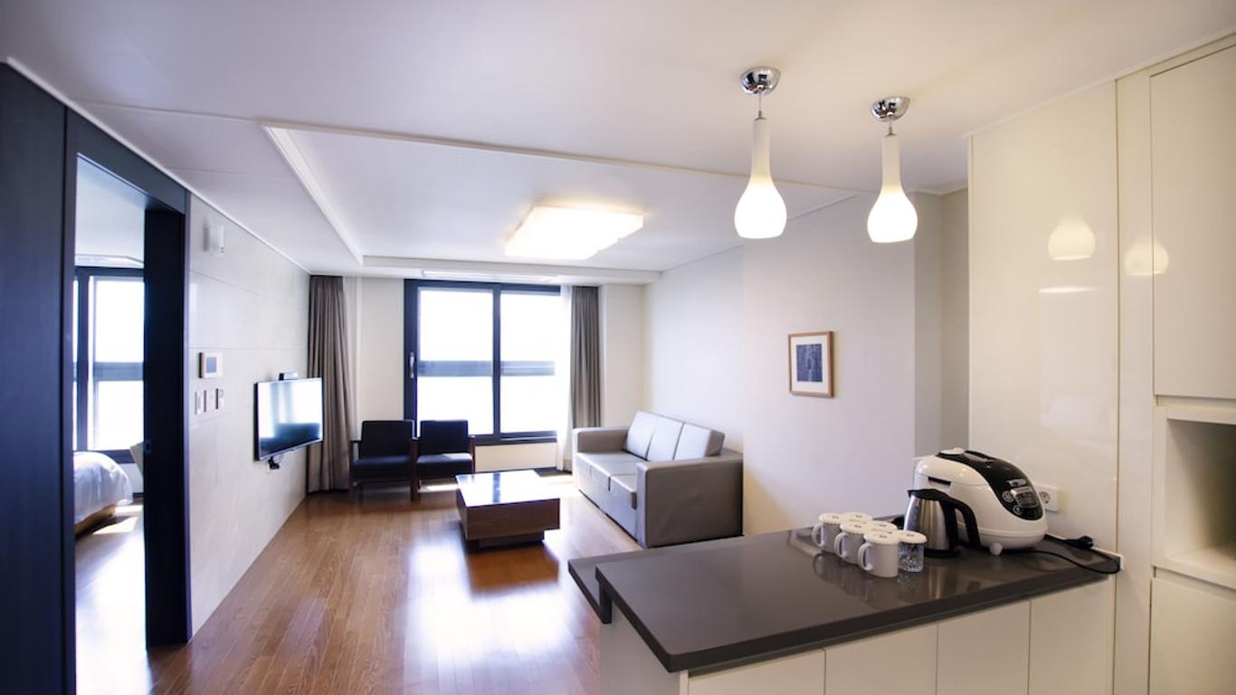 Plea De Blanc Hotel & Residence