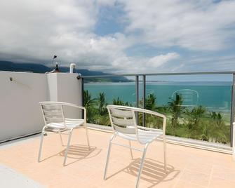 Full Mountain Sea Villa - Taitung - Balkon