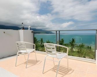 Full Mountain Sea Villa - Taitung City - Balcony