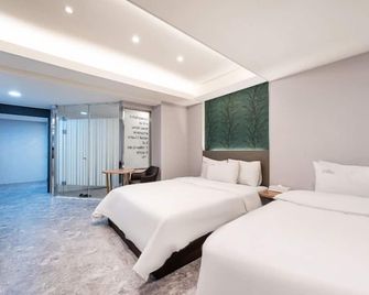 Regency Hotel - Seongnam - Schlafzimmer