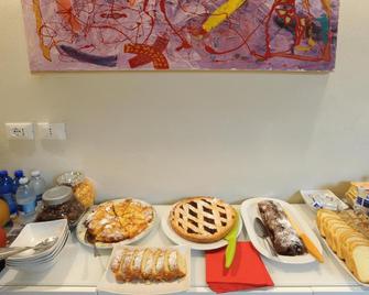 Honey Rooms Ferrara - Ferrara - Buffet