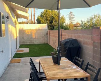 Casa De Comfort, Charming 2-Bedroom House With Ac, Wifi In Santa Ana - Santa Ana - Patio