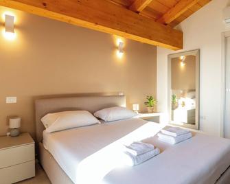 Casa Degli Artigiani-Attico Con Vista - Oristano - Habitación