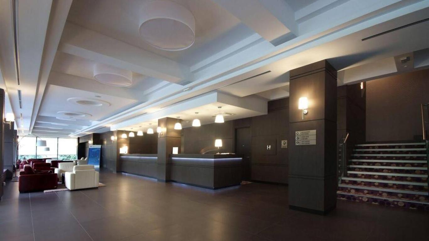 多博伊公園酒店 - 多伯吉