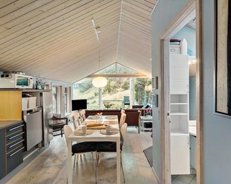 Nice Home In Hobro With Sauna - Hobro - Dining room