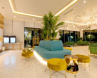 Pattaya Discovery Beach Hotel - Pattaya - Lobby