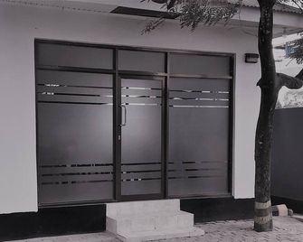 Transit Airport Bed & Breakfast - דר א-סאלאם - נוף חיצוני