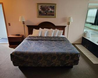 Mackinaw Budget Inn - Mackinaw City - Phòng ngủ
