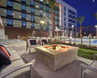 Hampton Inn & Suites Las Vegas Convention Center - Las Vegas - Patio