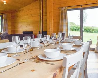 4 bedroom accommodation in Drayton - Market Harborough - Dining room