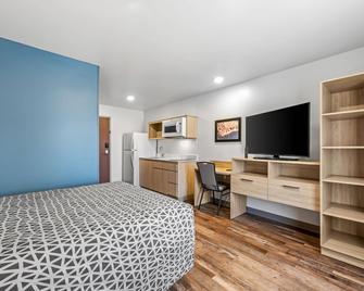 WoodSpring Suites Winston-Salem near Hanes Mall - Винстон-Сейлем - Спальня