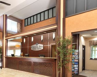 Crystal Inn Hotel & Suites - Salt Lake City - Salt Lake City - Receptionist