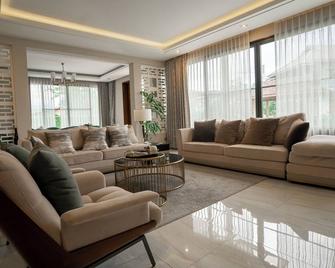 Lanna Fusion - Hang Dong - Huiskamer