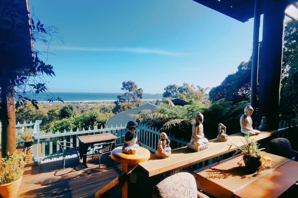 ذا غوت آند غوس بد آند بريكفاست