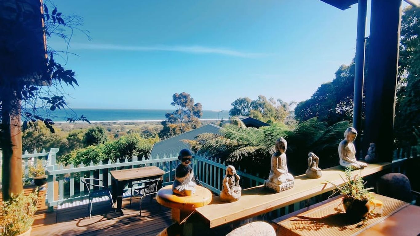 ذا غوت آند غوس بد آند بريكفاست