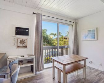 Airy Kailua-Kona Condo 1 Mi to Beach + Town - Kailua-Kona - Essbereich