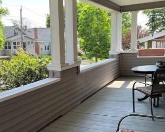 Charming Large 3 Bedroom Entire Home - Worcester - Balcony