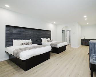 Sapphire Inn and Suites - Deer Park