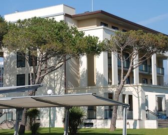 Hotel Caesar - Camaiore - Bygning