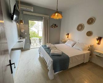 The 3 Little Pigs apartments - Sidari - Camera da letto