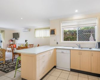 3/54 Owen Street, Port Macquarie - Port Macquarie - Kitchen