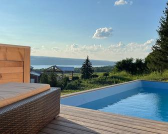 Luxury Home w/ Seneca Lake Views, Pool, Hot Tub, & Fast Wi-Fi - Hector - Piscina