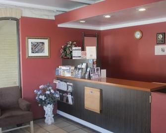 El Rancho Motel Lodi - Lodi - Front desk