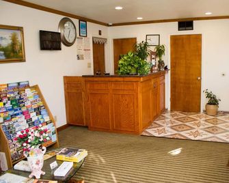 King's Rest Motel - Gilroy - Front desk