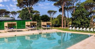 Hotel Balneari Vichy Catalan - Caldes de Malavella - Pool
