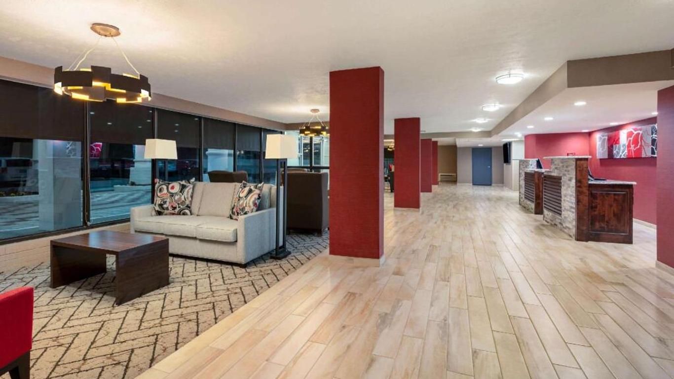 Ramada by Wyndham Texarkana