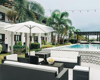 The Mansion Boutique Hotel - Mabalacat - Pileta