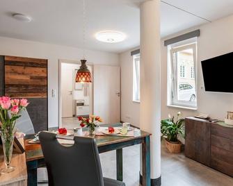 Bright and modern ground floor holiday flat in district Ilmenau near Forest - Stützerbach - Comedor