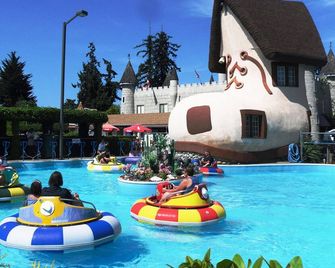 The Tide's Out - Parksville - Piscine