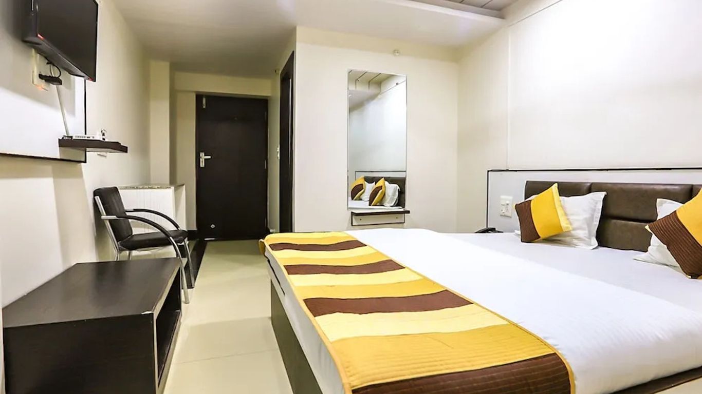 OYO 11840 Hotel Venus