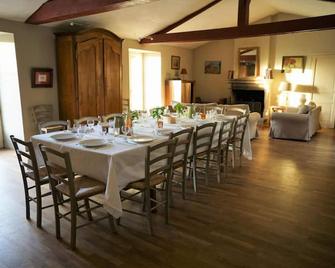 Les Chambres du Logis du Chatelier - Bressuire - Salle à manger