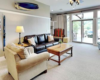 Center Stage - McHenry - Sala de estar