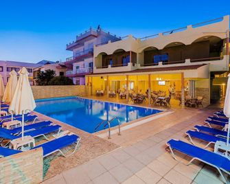 Esmeralda Hotel - Kremastí - Pool