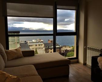 Urbana Suites & Studios 440 - San Carlos de Bariloche - Living room
