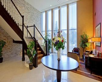 Armoni Inn & Suites - Orangeburg - Лоббі