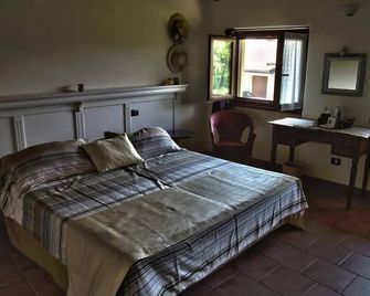 Agriturismo Tra Serra E Lago - Roppolo - Camera da letto