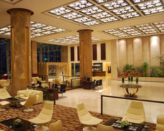 Country Inn & Suites By Carlson, Sahibabad - Ghaziabad - Lobby